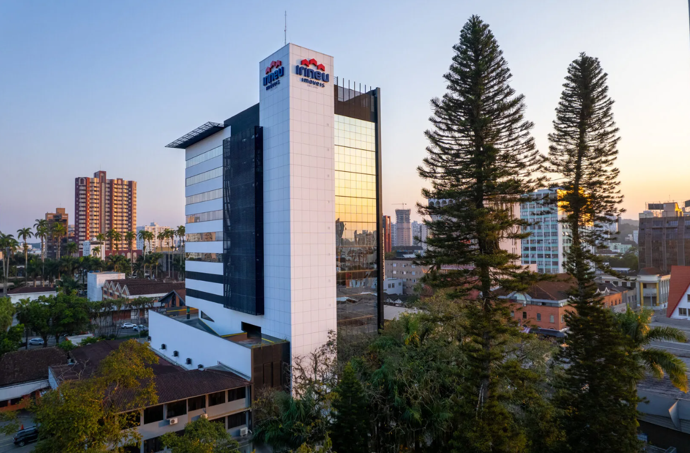 Prédio Irineu Locação de Imóveis em Joinville